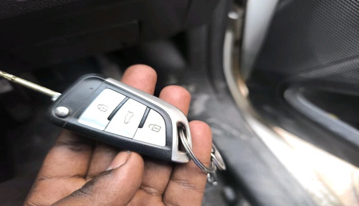 2010 Ford Figo TITANIUM 1.4 DIESEL, Diesel, Manual, 1,40,742 km, interior