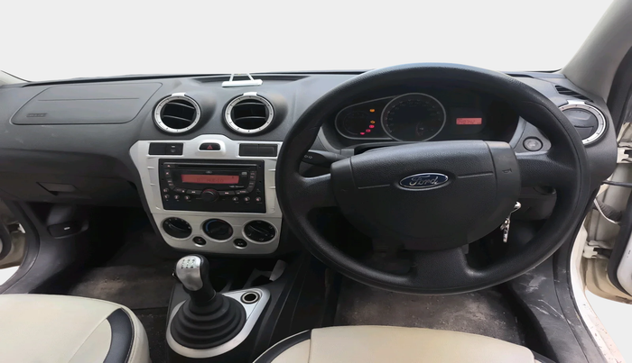 2010 Ford Figo TITANIUM 1.4 DIESEL, Diesel, Manual, 1,40,742 km, interior