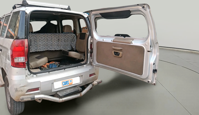 2016 Mahindra TUV300 T4 PLUS, Diesel, Manual, 1,08,519 km, exterior