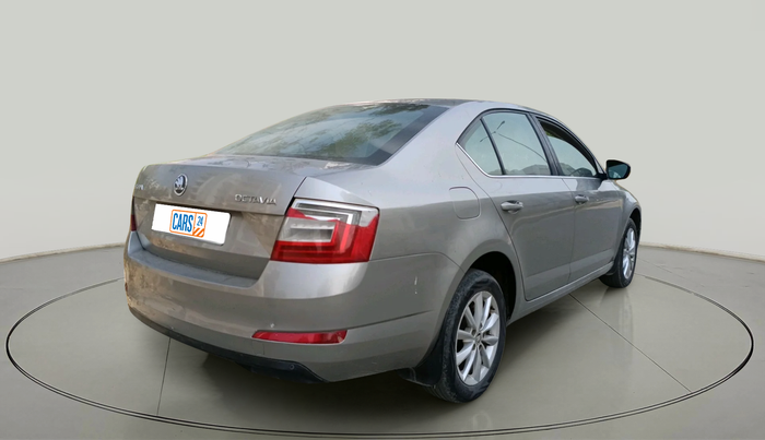 2013 Skoda Octavia AMBITION 2.0 TDI AT, Diesel, Automatic, 1,88,156 km, exterior