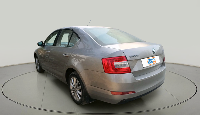 2013 Skoda Octavia AMBITION 2.0 TDI AT, Diesel, Automatic, 1,88,156 km, exterior