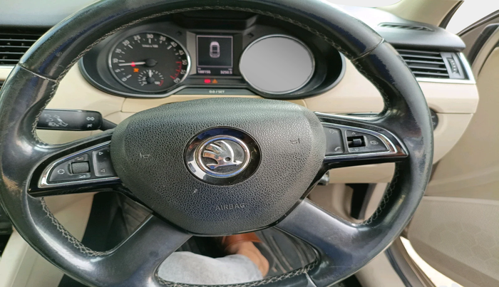 2013 Skoda Octavia AMBITION 2.0 TDI AT, Diesel, Automatic, 1,88,156 km, interior