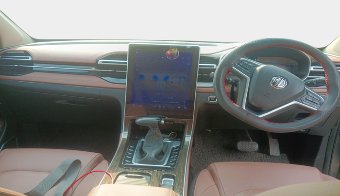2023 MG HECTOR PLUS SAVVY PRO 1.5 TURBO CVT 7 STR, Petrol, Automatic, 23,600 km, interior