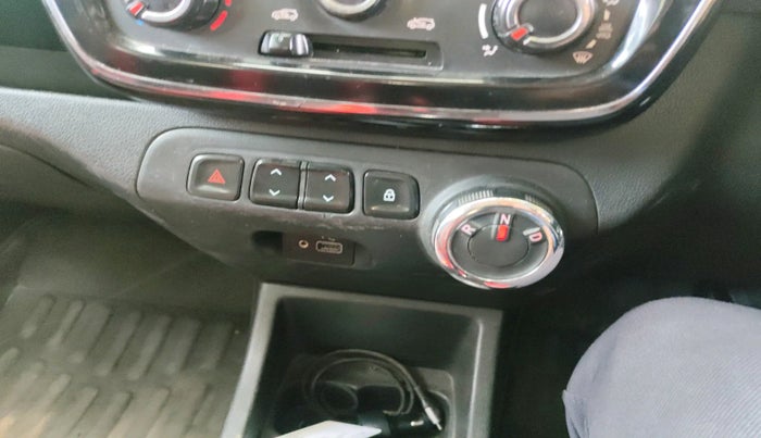 2018 Renault Kwid RXT 1.0 AMT (O), Petrol, Automatic, 66,317 km, interior