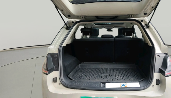 2024 MG Windsor EV Essence, Electric, Automatic, 25,910 km, exterior