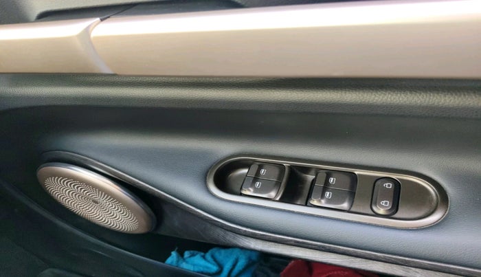 2024 MG Windsor EV Essence, Electric, Automatic, 25,910 km, interior