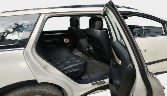 2024 MG Windsor EV Essence, Electric, Automatic, 25,910 km, interior