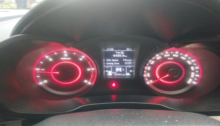 2023 Mahindra XUV300 W8 (O) 1.5 DIESEL AMT, Diesel, Automatic, 63,461 km, interior