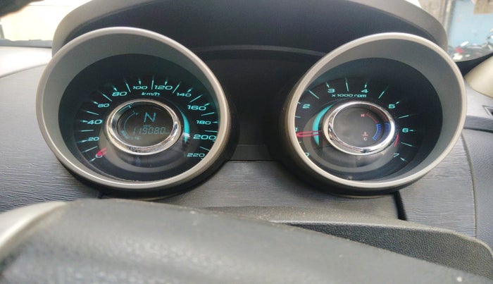 2016 Mahindra XUV500 W10, Diesel, Manual, 1,19,080 km, interior