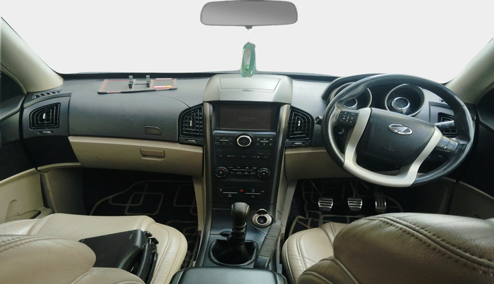 2016 Mahindra XUV500 W10, Diesel, Manual, 1,19,080 km, interior