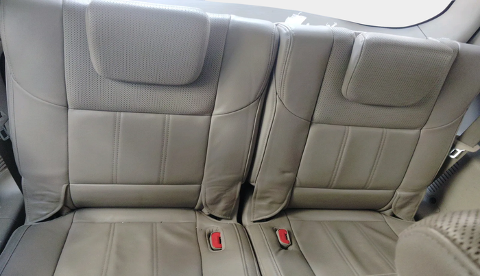 2016 Mahindra XUV500 W10, Diesel, Manual, 1,19,080 km, interior