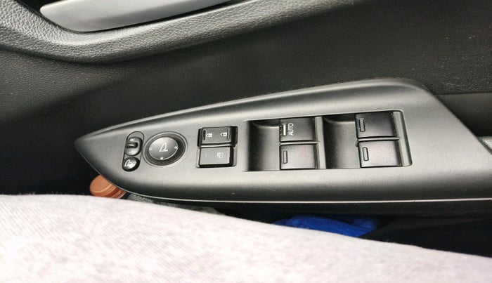 2017 Honda WR-V 1.5L I-DTEC VX MT, Diesel, Manual, 73,598 km, interior