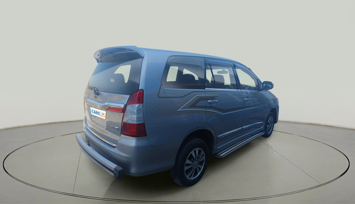 2015 Toyota Innova 2.5 VX 8 STR, Diesel, Manual, 2,01,297 km, exterior