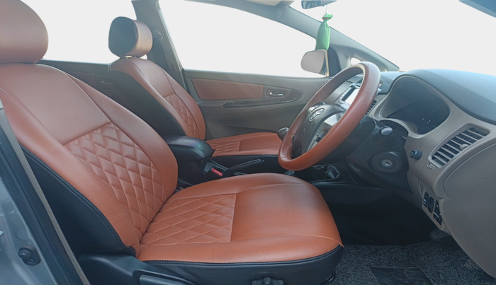 2015 Toyota Innova 2.5 VX 8 STR, Diesel, Manual, 2,01,297 km, interior