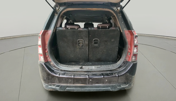 2014 Mahindra XUV500 W8, Diesel, Manual, 1,62,090 km, exterior