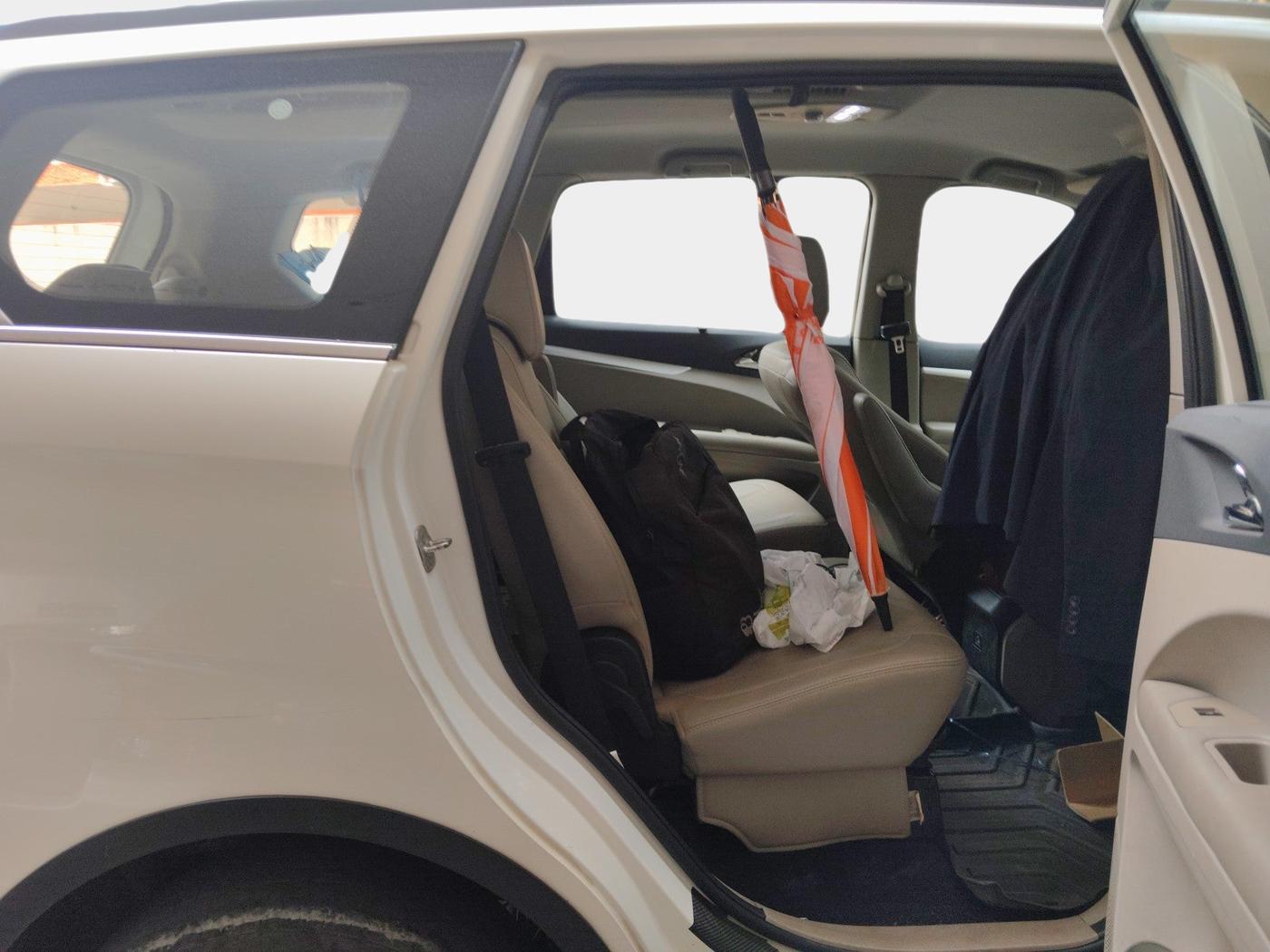 2019 Mahindra MARAZZO M8 7 STR, Diesel, Manual, 53,269 km, interior