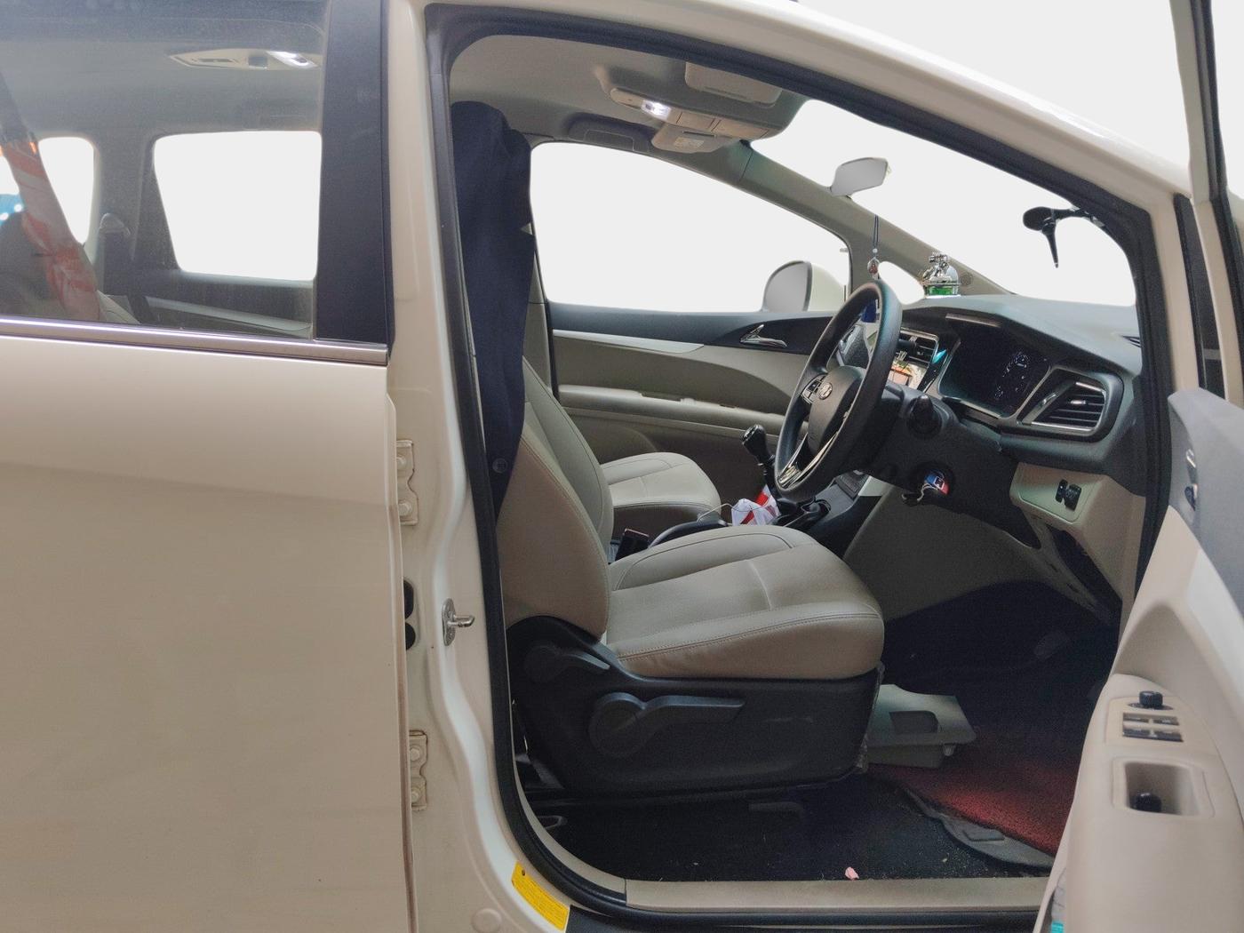 2019 Mahindra MARAZZO M8 7 STR, Diesel, Manual, 53,269 km, interior