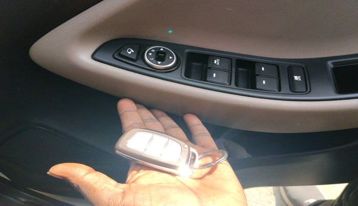 2015 Hyundai Elite i20 SPORTZ 1.4 (O) CRDI, Diesel, Manual, 1,51,077 km, interior