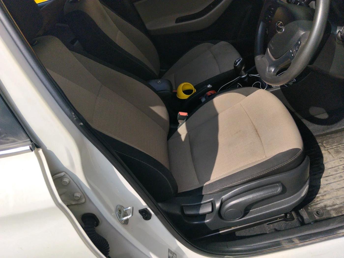 2015 Hyundai Elite i20 SPORTZ 1.4 (O) CRDI, Diesel, Manual, 1,51,077 km, interior