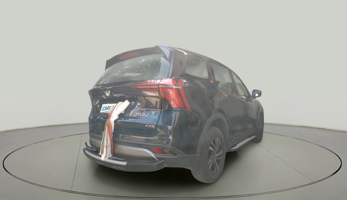2022 Mahindra XUV700 AX 5 D MT 5 STR, Diesel, Manual, 27,709 km, exterior