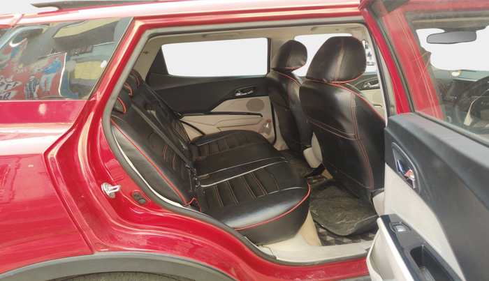 2019 Mahindra XUV300 W8 (O) 1.2 PETROL, Petrol, Manual, 26,033 km, interior
