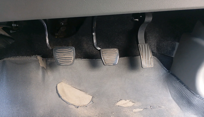 2016 Mahindra Kuv100 K8 6 STR, Petrol, Manual, 57,612 km, interior