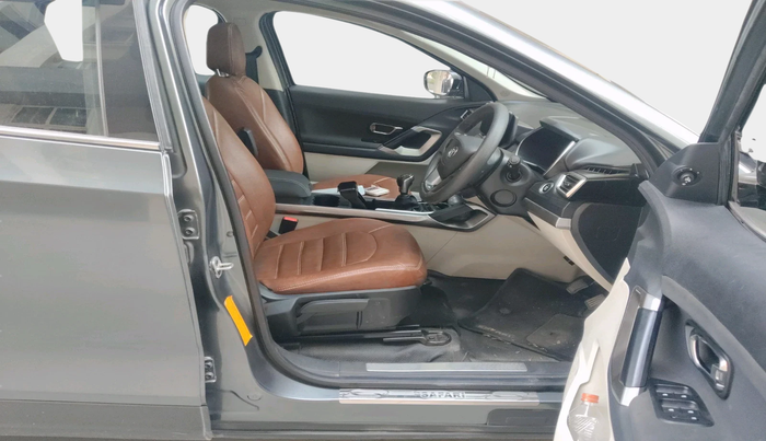 2023 Tata Safari XT PLUS, Diesel, Manual, 53,251 km, interior