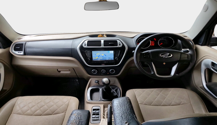 2018 Mahindra TUV300 T10, Diesel, Manual, 99,268 km, interior