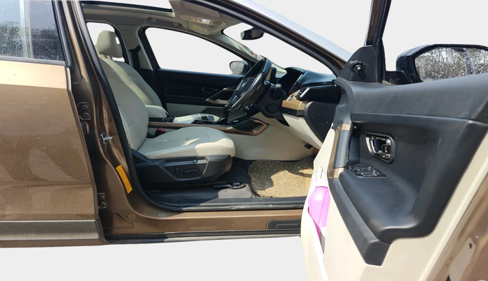 2022 Tata Harrier XZA PLUS JET 2.0L, Diesel, Automatic, 66,043 km, interior