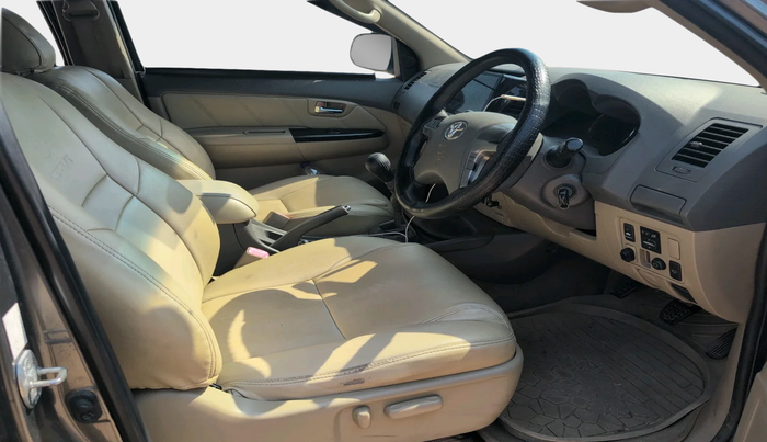 2012 Toyota Fortuner 3.0 4X4 MT, Diesel, Manual, 1,71,838 km, interior