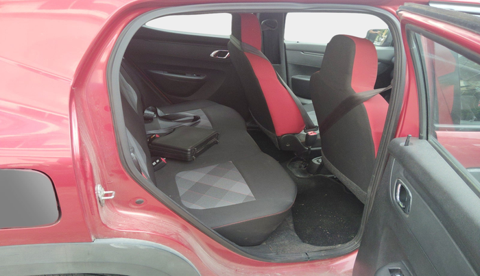 2020 Renault Kwid RXT 1.0 (O), Petrol, Manual, 24,098 km, interior