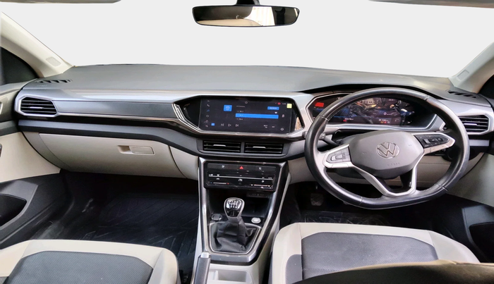 2021 Volkswagen TAIGUN TOPLINE 1.0 TSI MT, Petrol, Manual, 33,578 km, interior