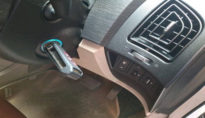 2018 Mahindra XUV500 W6 AT, Diesel, Automatic, 98,631 km, interior