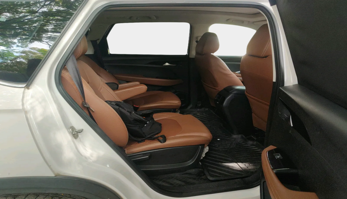 2020 MG HECTOR PLUS SHARP 2.0 DIESEL TURBO MT 6-STR, Diesel, Manual, 97,606 km, interior