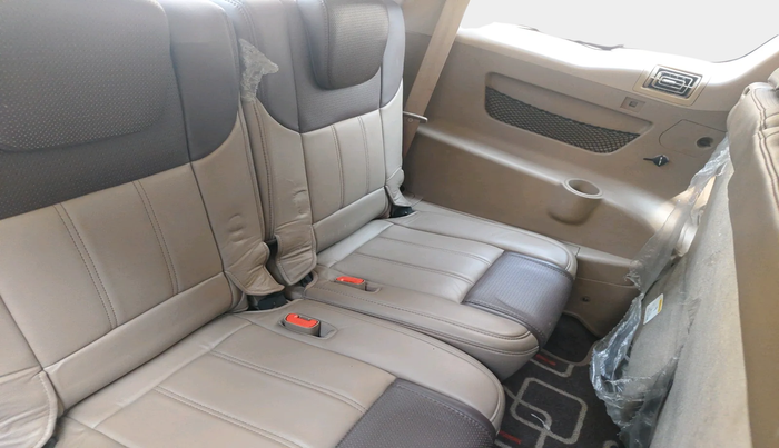 2013 Mahindra XUV500 W8, Diesel, Manual, 90,954 km, interior