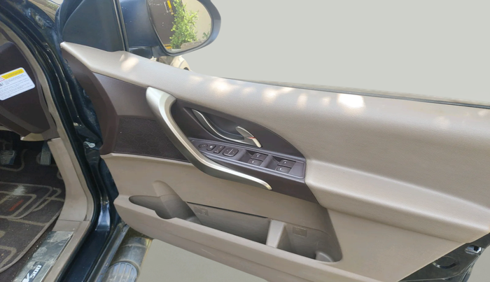 2013 Mahindra XUV500 W8, Diesel, Manual, 90,954 km, interior