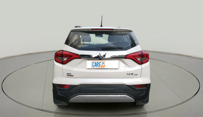 2022 Mahindra XUV300 W8 (O) 1.2 PETROL AMT, Petrol, Automatic, 37,000 km, exterior