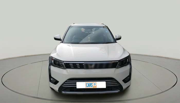 2022 Mahindra XUV300 W8 (O) 1.2 PETROL AMT, Petrol, Automatic, 37,000 km, exterior
