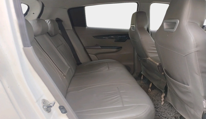 2016 Mahindra Kuv100 K8 6 STR, Petrol, Manual, 82,618 km, interior