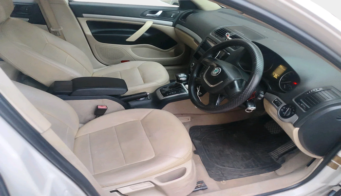 2010 Skoda Laura ELEGANCE 2.0 TDI CR AT, Diesel, Automatic, 99,556 km, interior