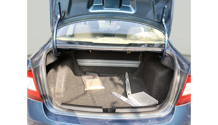 2017 Skoda Rapid AMBITION 1.6 MPI MT, Petrol, Manual, 43,732 km, exterior