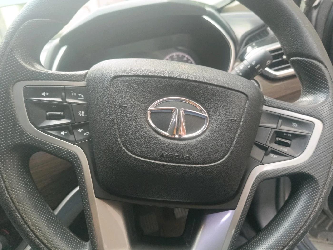 2019 Tata Harrier XT 2.0L KRYOTEC, Diesel, Manual, 59,230 km, interior