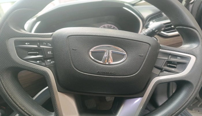 2019 Tata Harrier XT 2.0L KRYOTEC, Diesel, Manual, 59,230 km, interior