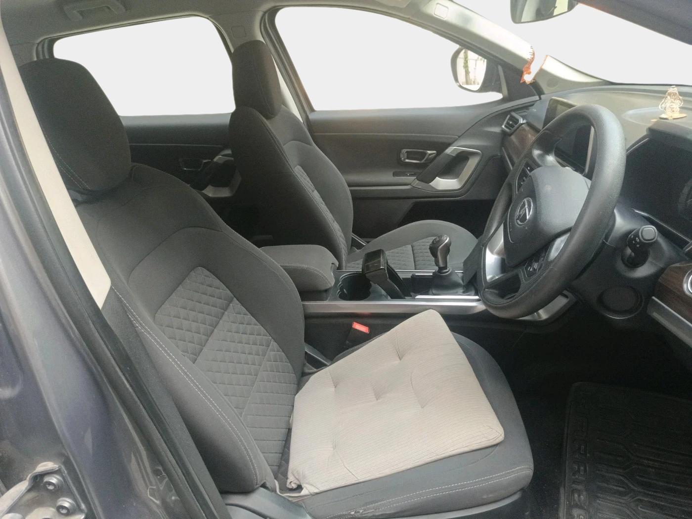 2019 Tata Harrier XT 2.0L KRYOTEC, Diesel, Manual, 59,230 km, interior