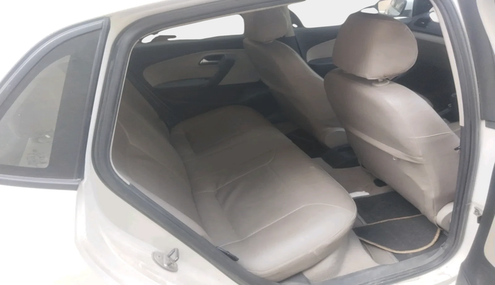 2010 Volkswagen Polo COMFORTLINE 1.2L PETROL, Petrol, Manual, 1,17,173 km, interior