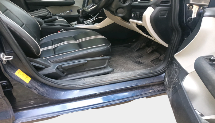 2023 Tata ALTROZ XZ + SUNROOF, Petrol, Manual, 42,679 km, interior