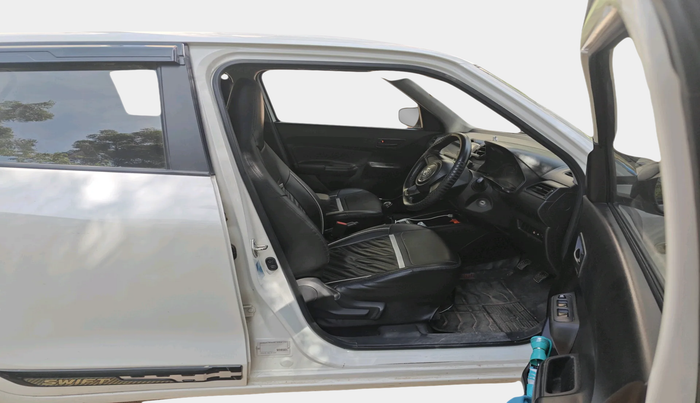 2018 Maruti Swift LXI, Petrol, Manual, 1,17,198 km, interior