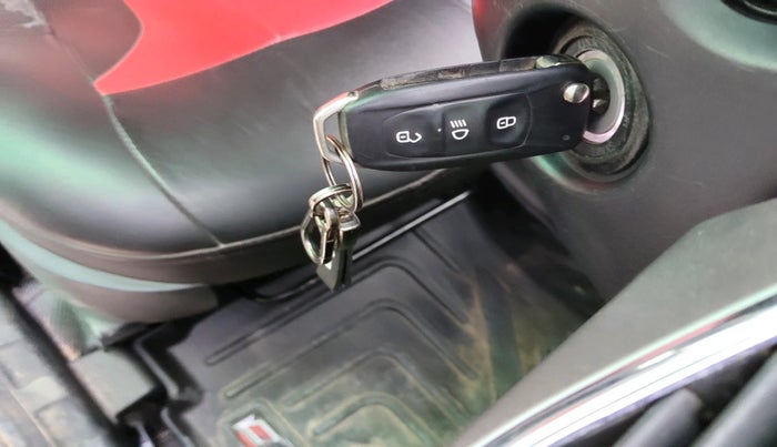 2018 Tata NEXON XZ PETROL, Petrol, Manual, 73,090 km, interior