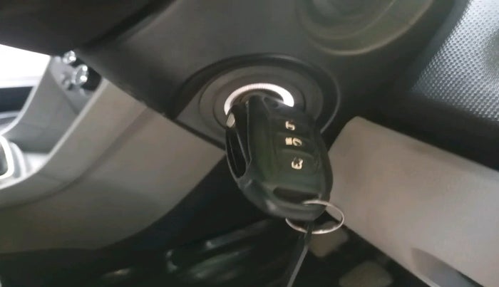 2016 Tata Tiago XZ PETROL, Petrol, Manual, 87,643 km, interior