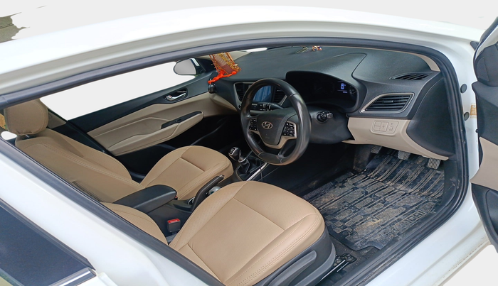 2017 Hyundai Verna 1.6 VTVT SX O, Petrol, Manual, 32,535 km, interior